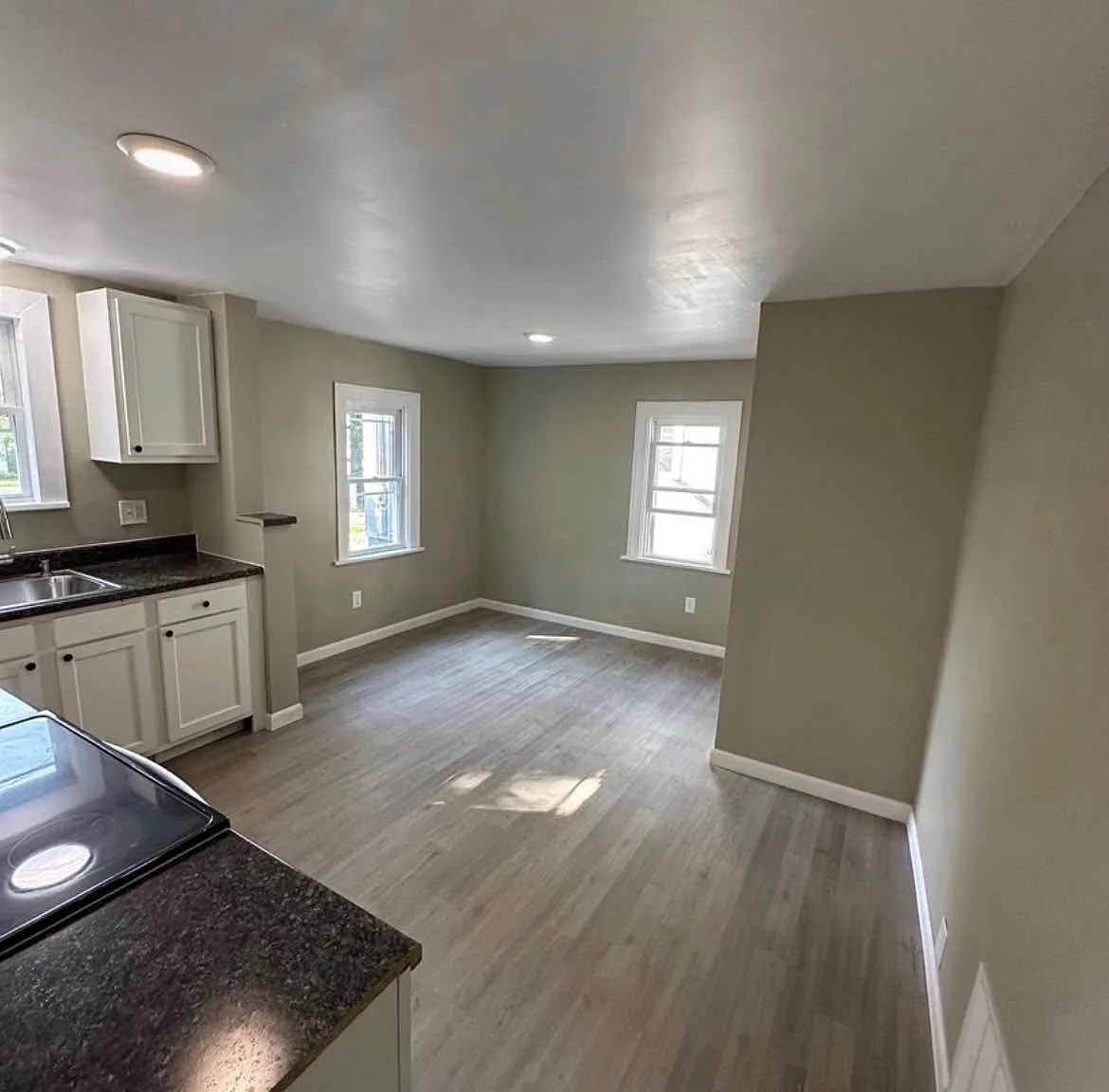 2 bed, 676 sqft, $995 — Photo 3