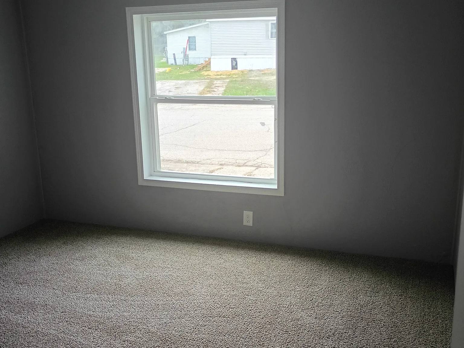 3 bed, $1,200 — Photo 3