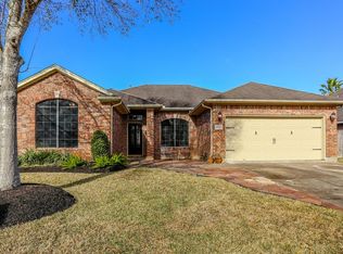 3030 Regata Run Dr, Friendswood, TX 77546