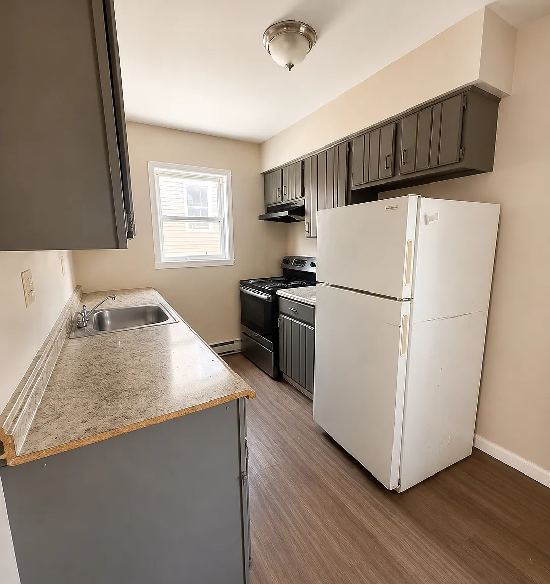 2 bed, 650 sqft, $1,820 — Photo 1