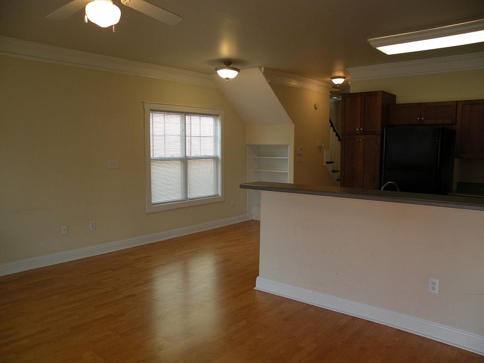 2nd image of 252 Ruth Dr
