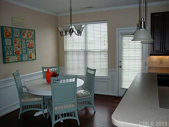 4th image of 8037 Lynwood Sq #47