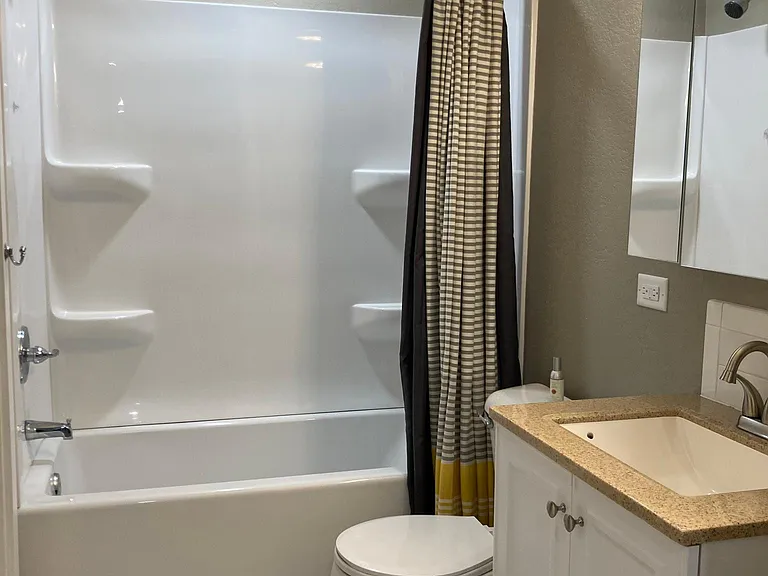 2760 Highlawn Ave #1/2 — Photo 4