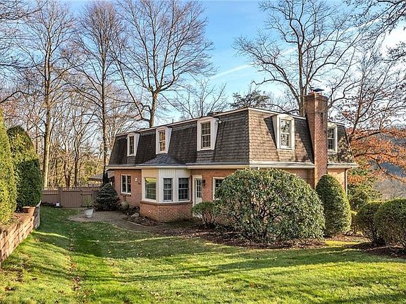 3rd image of 3187 Beverly Ct