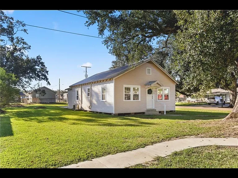 406 Early St — Photo 10
