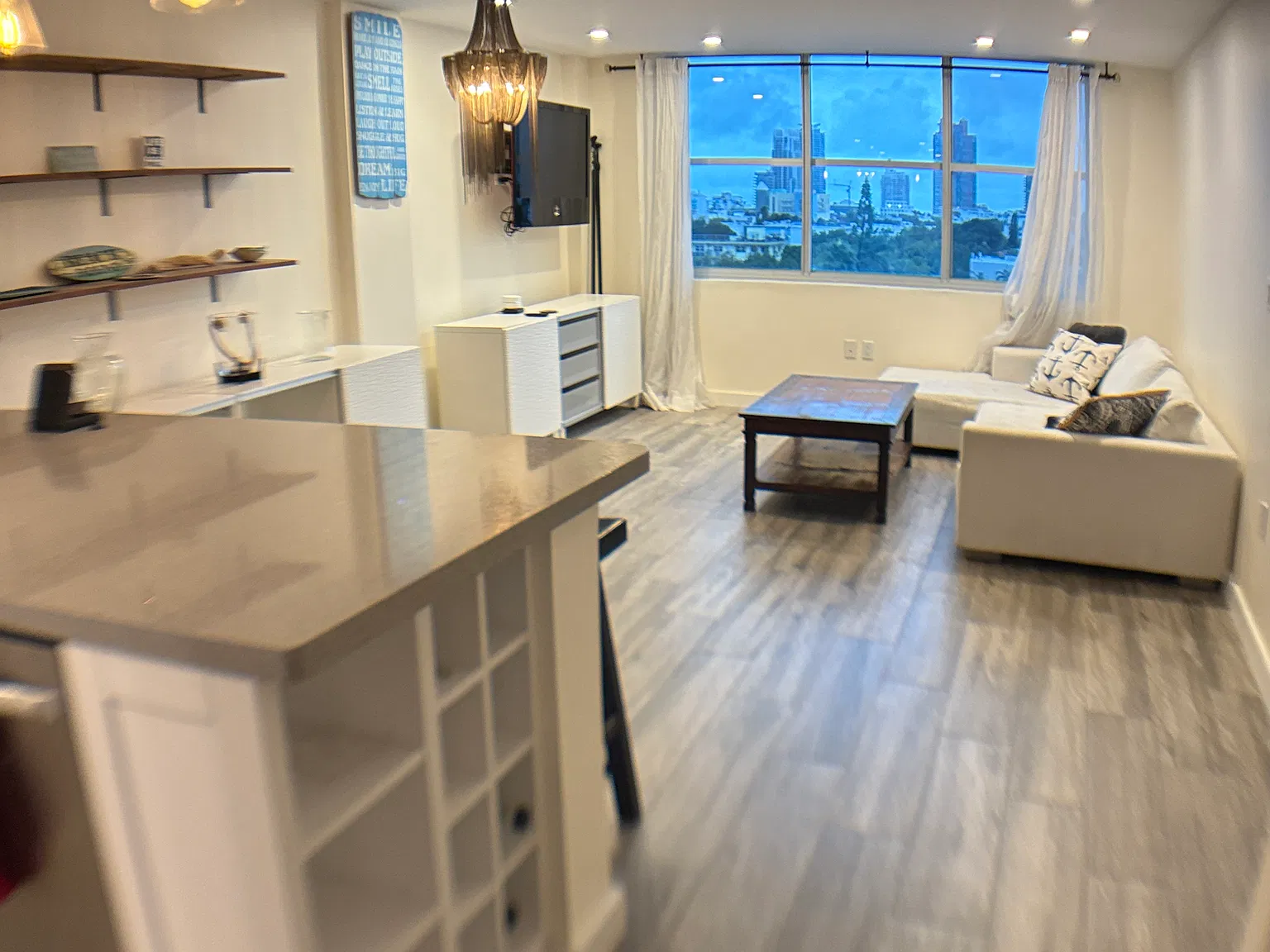 1 bed, 1006 sqft, $3,200 — Photo 2