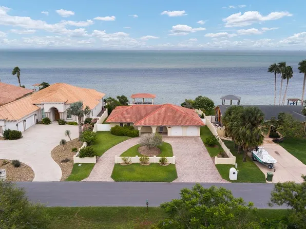 304 Beach Blvd, Port Isabel, TX 78578