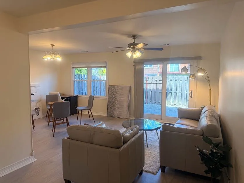 3 bed, 2.5 bath, 1222 sqft, $2,990 — Photo 3