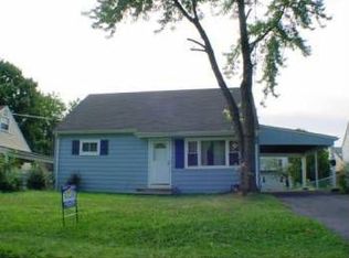 543 S Park Dr, Perth Amboy, NJ 08861