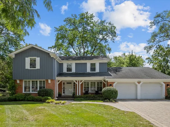 2705 Cherry Ln, Northbrook, IL 60062