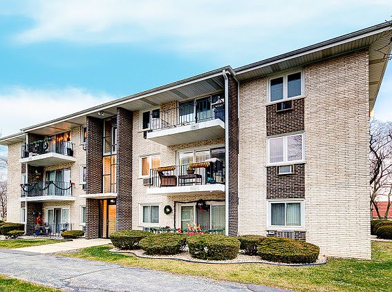 1st image of 6530 W 94th Pl APT 2C