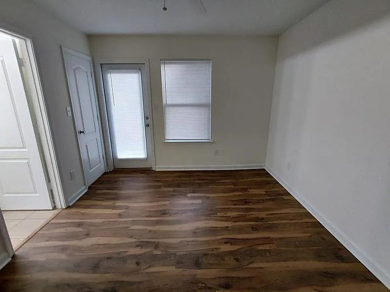 3 bed, 1150 sqft, $1,100 — Photo 4