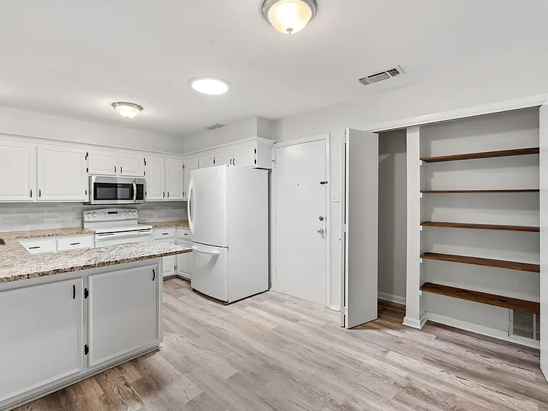 1409 Desert Quail Ln — Photo 12