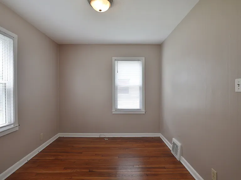 2725 Allegheny Ave — Photo 14