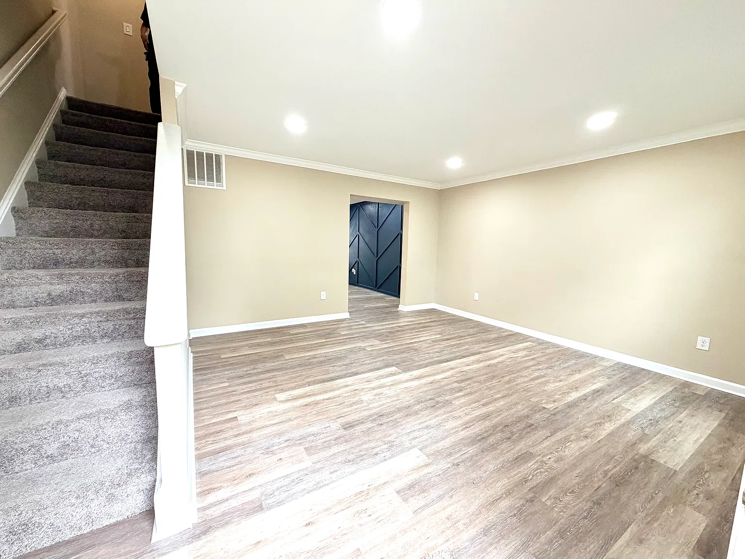 2 bed, 1.5 bath, 1080 sqft, $2,250 — Photo 2