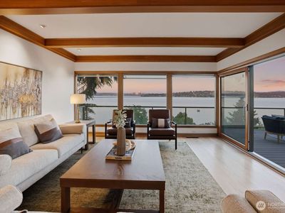 2514 Shoreland Drive S, Seattle, WA, 98144