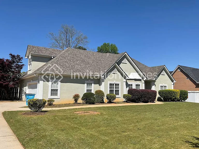312 Glouchester Dr — Photo 1
