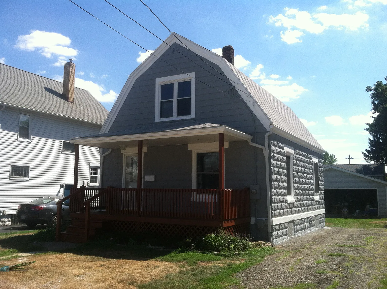 92 Oakwood St photo 1
