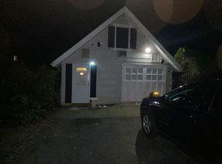 35 Stone Ave, North Babylon, NY 11703