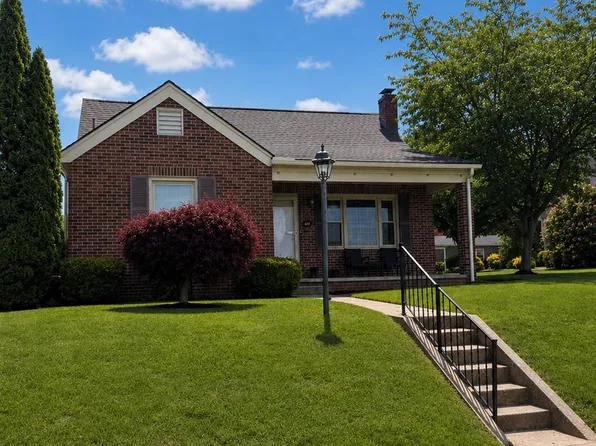 177 S 6th St, Mount Wolf, PA 17347
