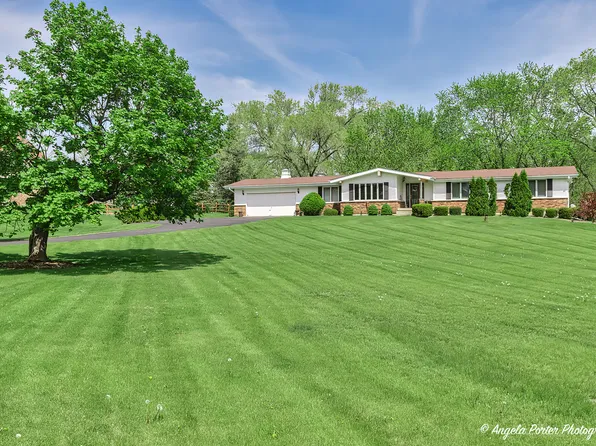 1408 Appaloosa Trl, McHenry, IL 60051