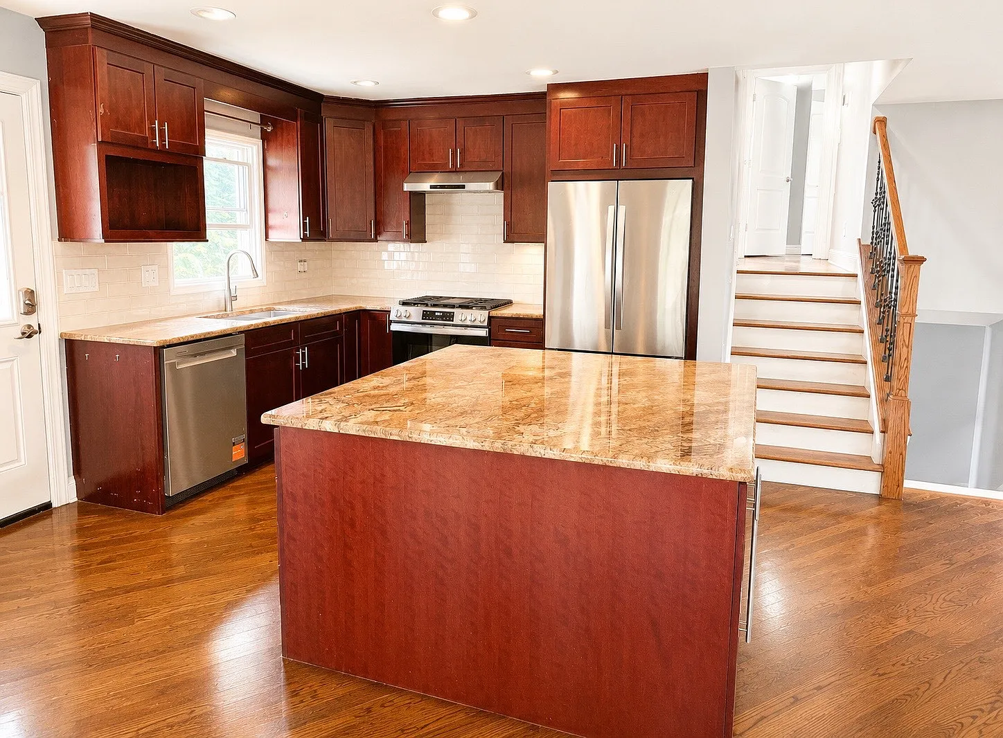 517 S Dryden Pl — Photo 4