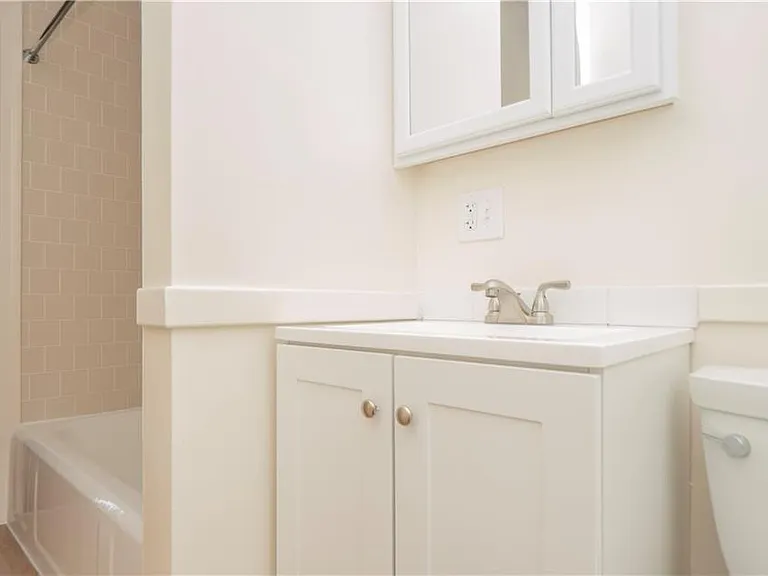 11 Village Ln #B — Photo 17