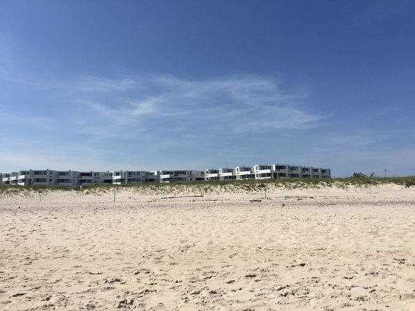253 Dune Rd APT 49