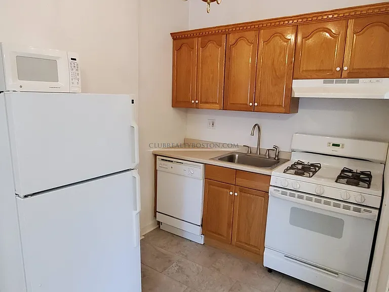 23 Bigelow St #3 — Photo 11