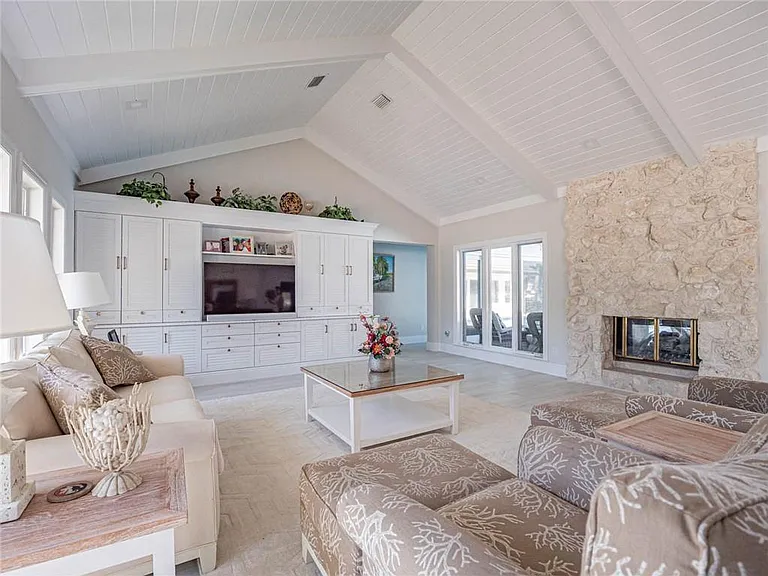 195 Spinnaker Dr — Photo 6