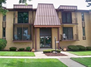 11277 S Roberts Rd APT F, Palos Hills, IL