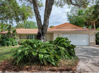 627 Waterside Way, Sarasota, FL 34242