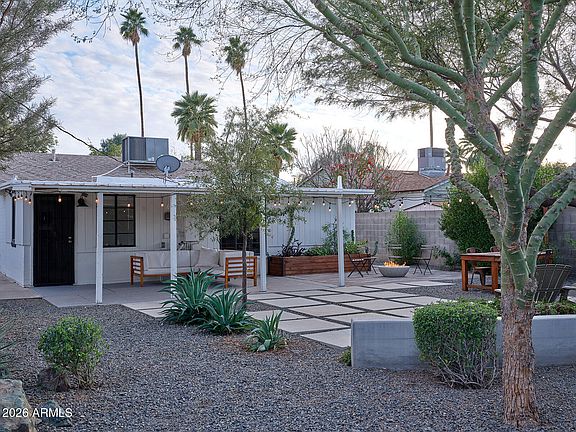 2nd image of 1442 E PALM Lane