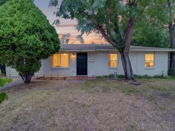 955 Ashwood Dr, Lewisville, TX 75067
