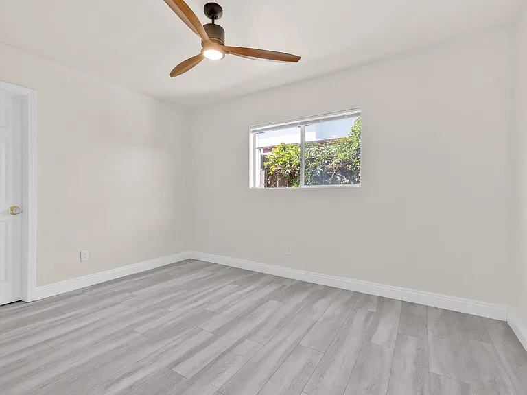 5266 Cass St — Photo 21