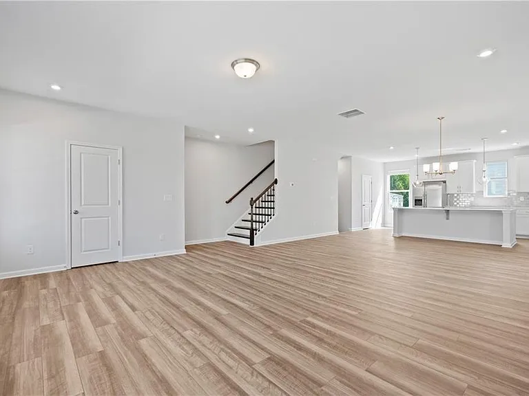 1359 Creek View Ln NW — Photo 8