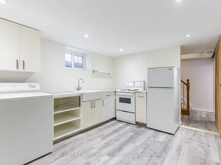 927 Teal Dr #2 — Photo 8