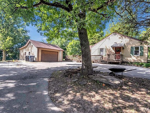3rd image of 339 Summit Rd