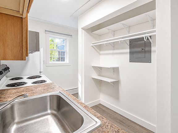 5th image of 128 Mill St #B