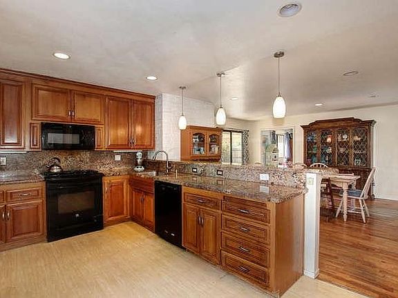 2nd image of 4223 Lusk Dr