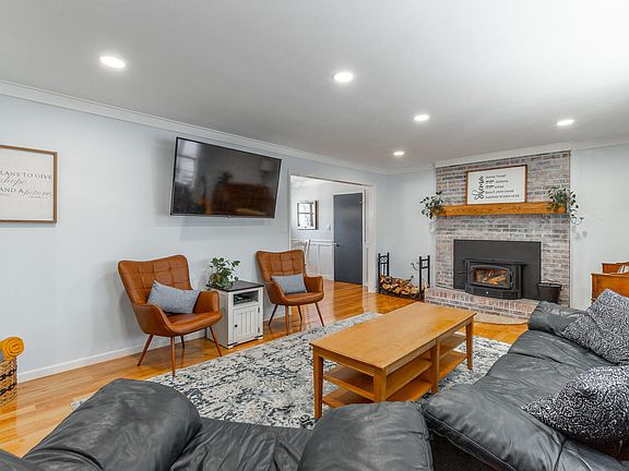 5th image of 200 Moreland Dr NW