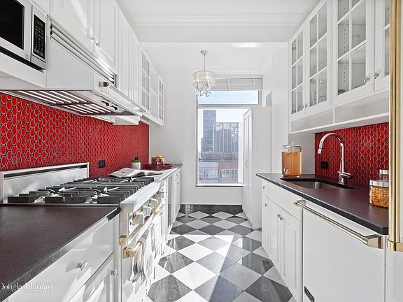 4th image of 250 E 54th St APT 35D