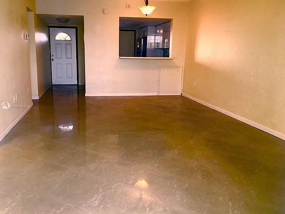 4th image of 1591 NE Miami Gardens Dr APT 114