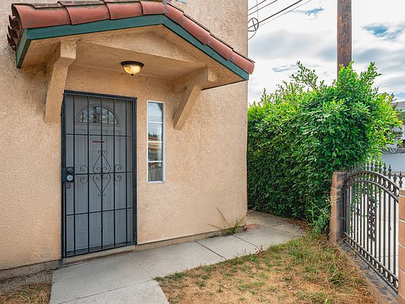5th image of 1384 W 37th Pl #3