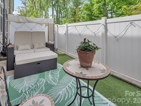 5308 Somerset Hill Ln, Charlotte, NC 28269