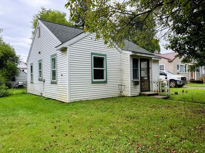 911 Lizzie St, Sault Sainte Marie, MI, 49783