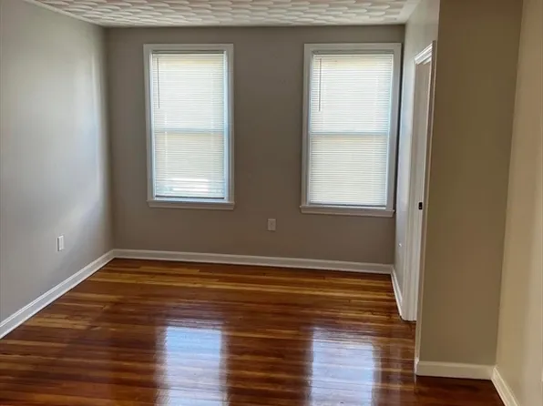 70 Jencks St, Fall River, MA 02723
