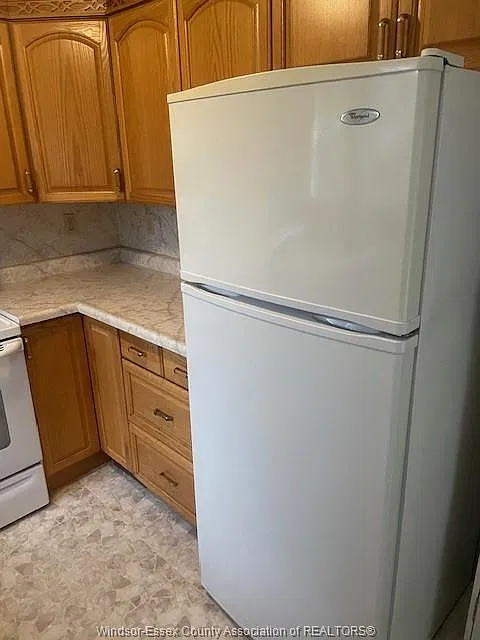 3 bed, 1000 sqft, $1,950 — Photo 4