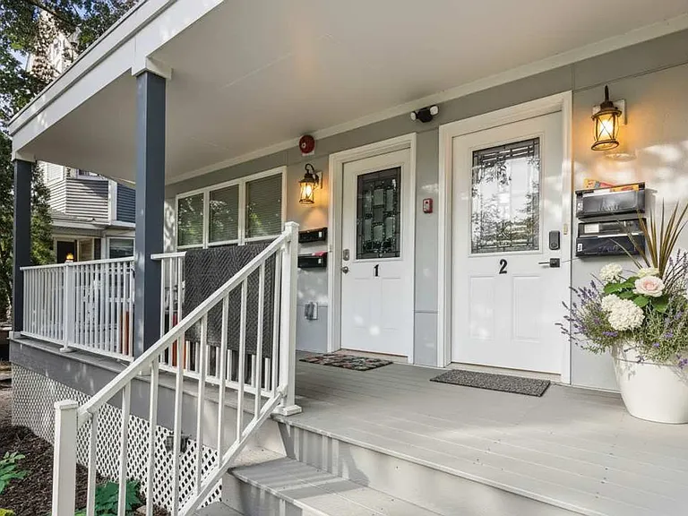 2424 Lyndale Ave S #ID1250774P — Photo 18