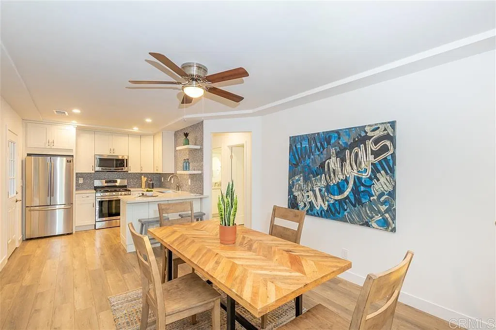 3 bed, 1100 sqft, $3,895 — Photo 3